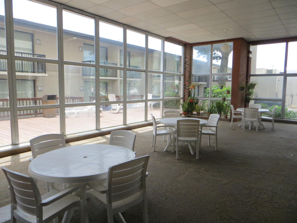 Rodeway Inn Skokie Evanston Ngoại thất bức ảnh