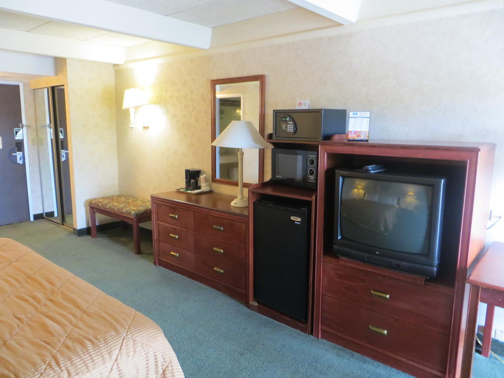 Rodeway Inn Skokie Evanston Ngoại thất bức ảnh